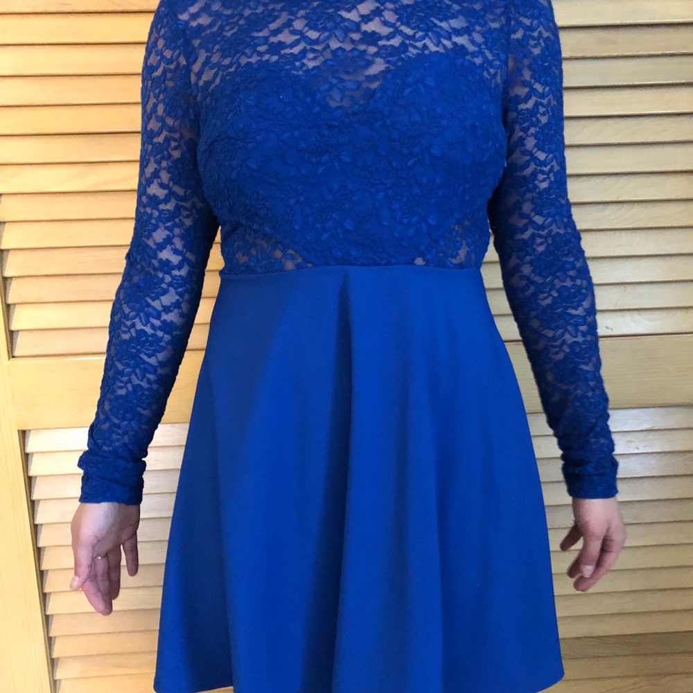 Blue lacey dress, backless;long sleeve.